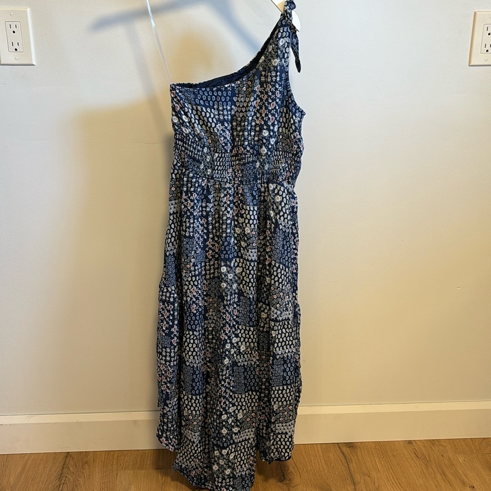 American Eagle one shoulder midi dress.